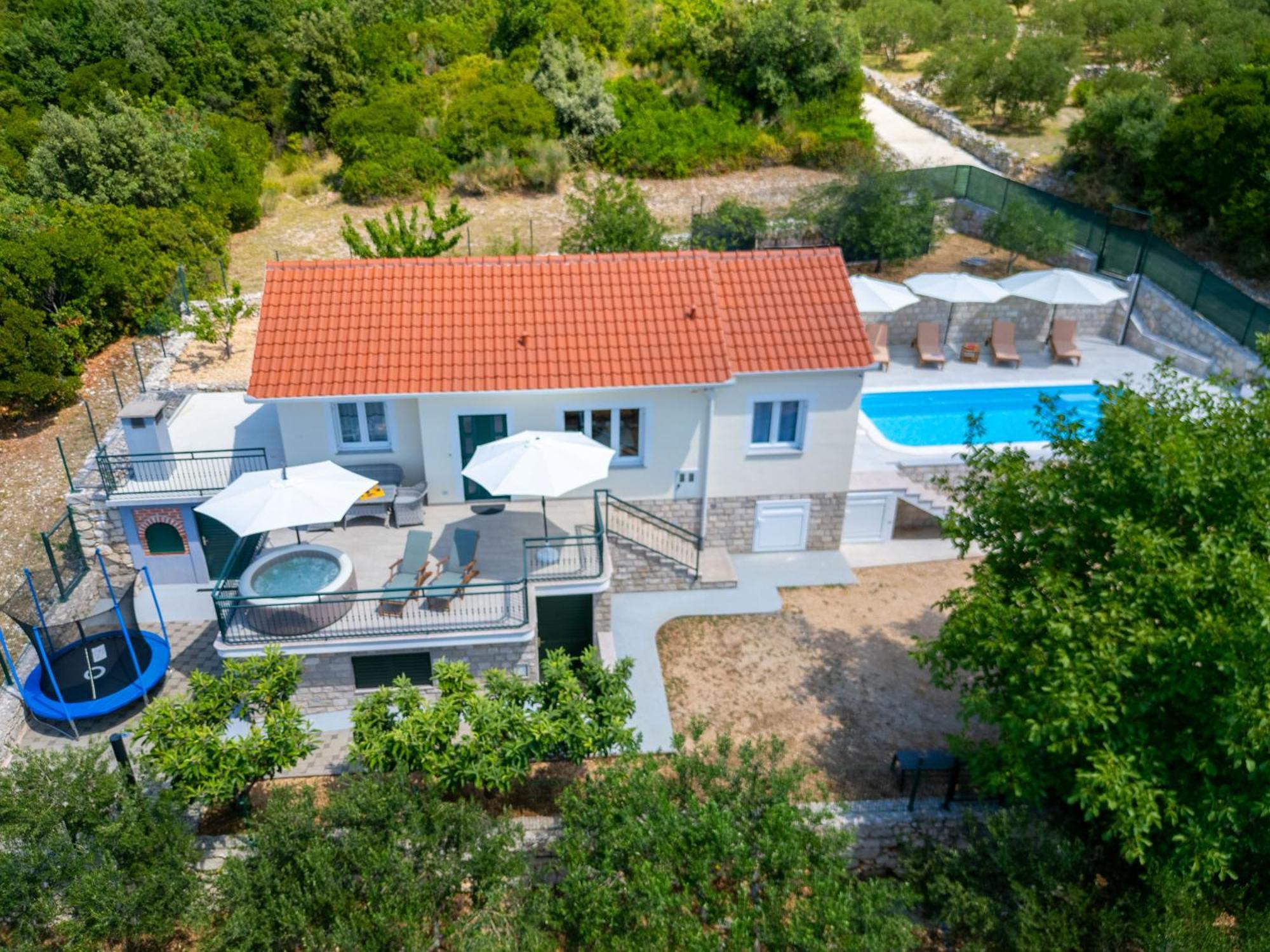 Private Villa Golden Hour With A View Of Split Area Kastel Sucurac Exterior photo