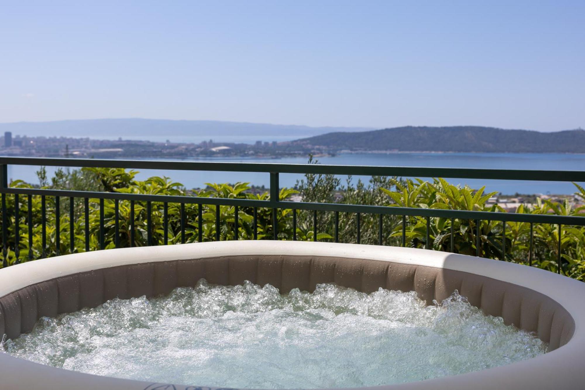 Private Villa Golden Hour With A View Of Split Area Kastel Sucurac Exterior photo